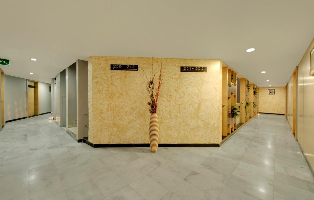 Central Beacon Hotel Surat Exterior photo