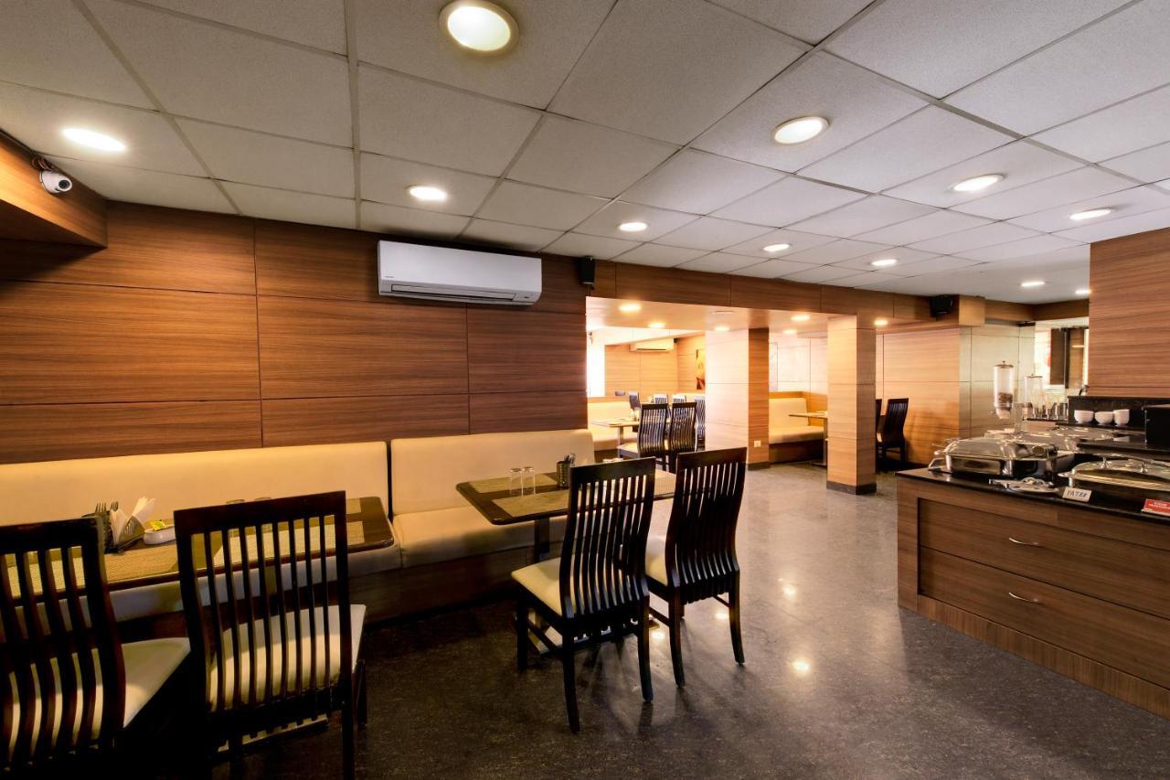 Central Beacon Hotel Surat Exterior photo